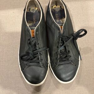 Cole Haan Black Leather Sneakers  Women’s 7 GUC lace-up Taos insoles flats